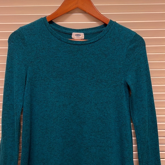 Old Navy Long Sleeved Sweater in Deep Teal/ Black Fabric - Picture 6 of 11